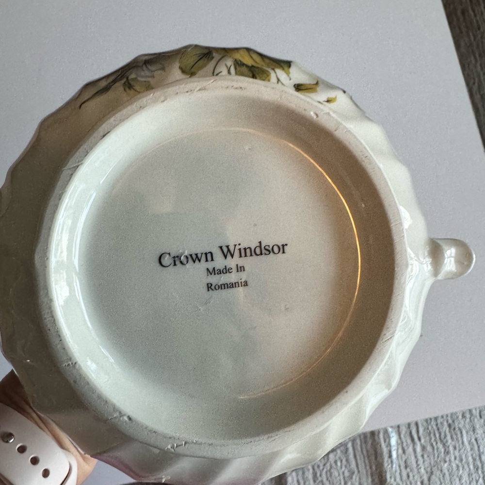 Vintage Crown Windsor Floral Teapot – Purple Pansy Design, Gold Trim (Romania - Picture 2 of 10
